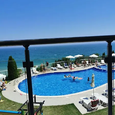 Silver A 27 Apartment *