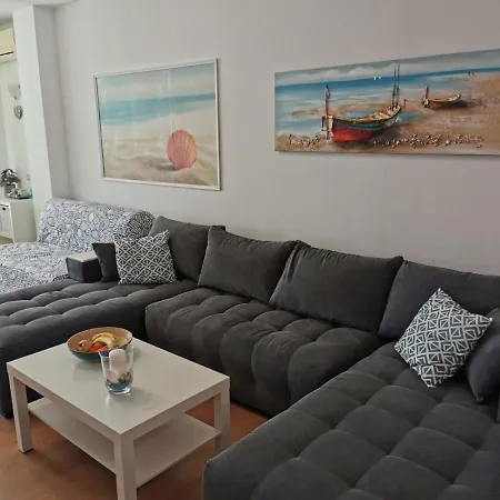 Silver A 27 Apartment *